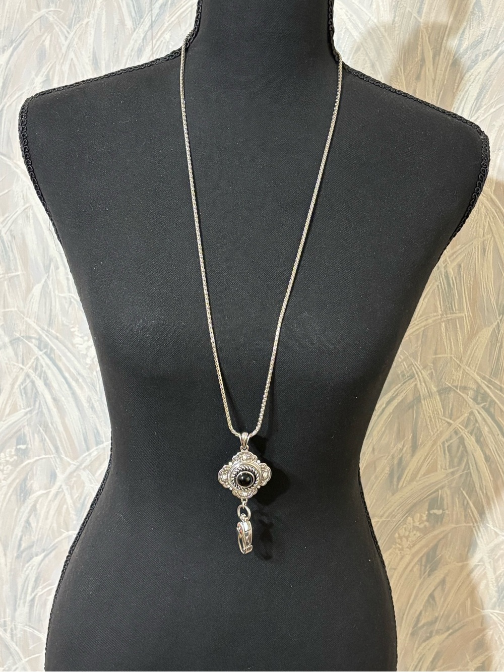 Ginger Snaps Silver-Tone Black Stone w/Crystals Pendant Lanyard 32”